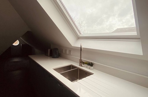 Mapesbury Apartment | Fabulous Loft flat in London