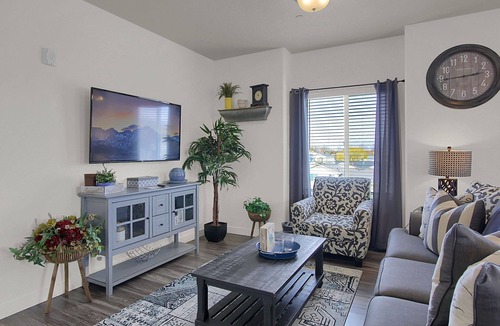 Clearfield Apartment | ✔️Fabulous Luxury Apt ✔️ Fast WiFi ✔️ 4KHDTV ✈ Hill AFB