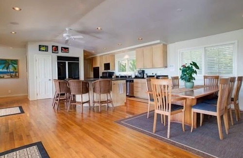 Kailua House | Fabulous Luxury Kailua Beachfront Private pool and Hot Tub