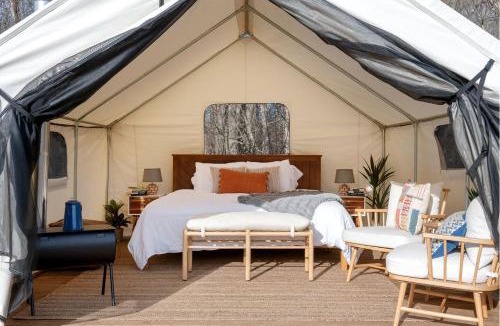 South Haven House | Fabulous Michigan Glamping Getaway near South Haven