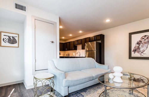 Oak Lawn Apartment | Fabulous Oak Lawn Flat - Ideal LOCATION!!!