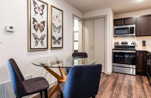 Oak Lawn Apartment | Fabulous Oak Lawn Flat - Ideal LOCATION!!!