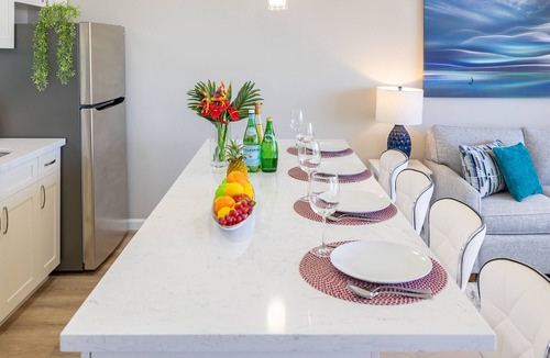 Waikiki Condo | Fabulous Ocean & Diamond Head View with Free Parking!