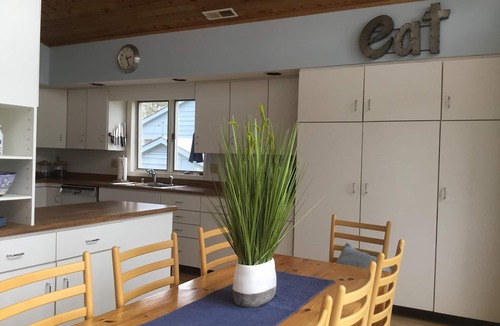 Bethany Beach House | Fabulous Oceanside. Steps to private beach!