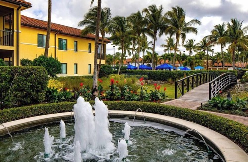 East Naples Condo | Fabulous Pool Views from your Oversized Lanai