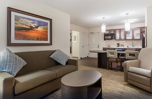 Davenport House | Fabulous Room w/ a Mix of Sophistication & Nicety
