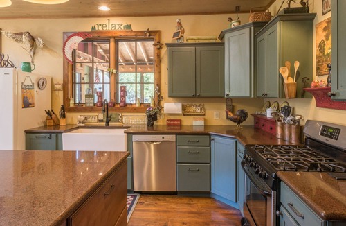 Nathrop House | Fabulous Scenic Mountain Home - Sleeps 10!