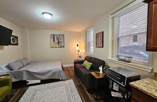 Champaign Apartment | Fabulous Stay at the Historic Inman - 203