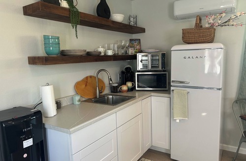 Elverta Apartment | Fabulous studio in Elverta. Farm fresh eggs, & fresh vegetables from the garden.