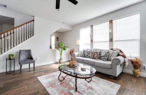 Mission Bend House | Fabulous & Stylish 4BR w Pool Table and Space to Chill