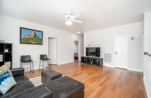 Mission Bend House | Fabulous & Stylish 4BR w Pool Table and Space to Chill