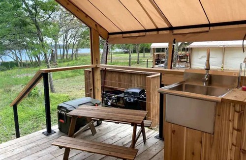 Bastrop House | Fabulous Texas Retreat for Vacations on Lake Bastrop