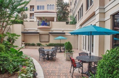Turtle Creek Condo | Fabulous Turtle Creek Location!