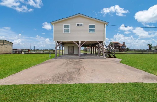 Cedar Lane House | Fabulous Views, Updated, Minutes to ICW & Beach