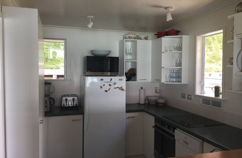 Mahurangi West House | Fabulous Waterfront Getaway