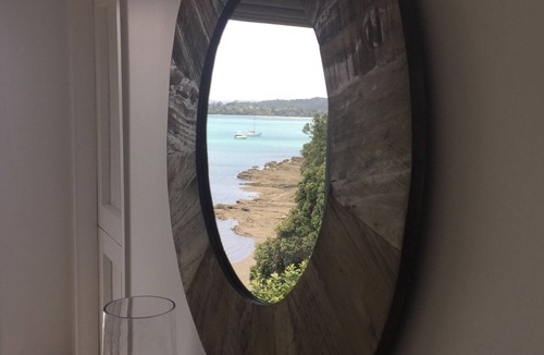 Mahurangi West House | Fabulous Waterfront Getaway