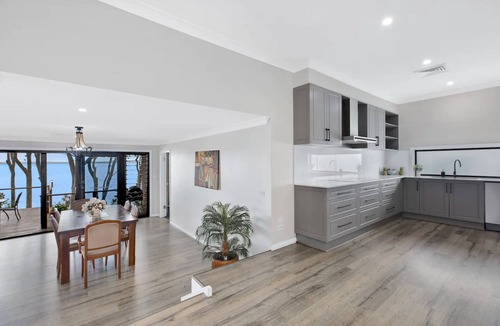 Wyongah House | Fabulous Waterfront House With Direct Lake Access