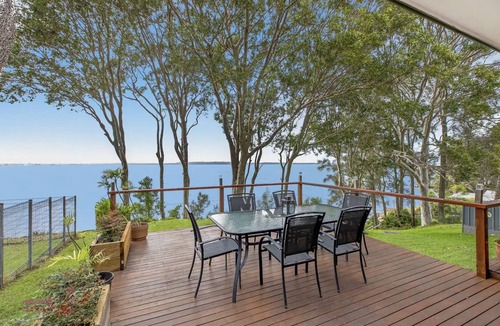 Wyongah House | Fabulous Waterfront House With Direct Lake Access