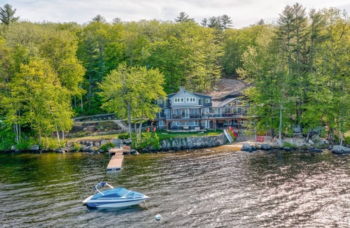 Bridgton House | Fabulous Waters Edge with Sandy exclusive beach