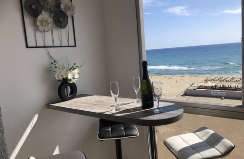 Canet-Plage Apartment | Face à la Mer Pour 4pers, Wifi Bbox, Parking Privé, Loggia vue sur le Canigou