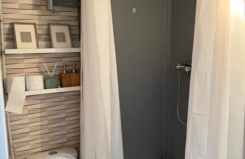 Saint-Julien Apartment | Face au château , chambre hyper centre