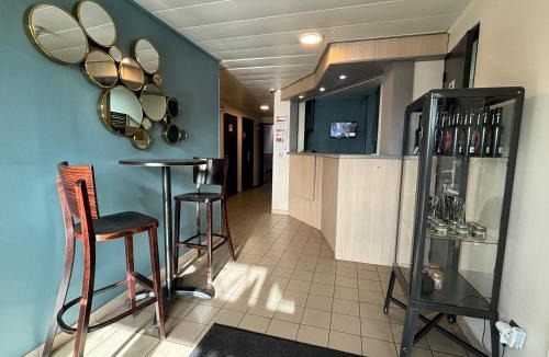 Saint Tronquet Business Park Hotel | Face West Le Pontet