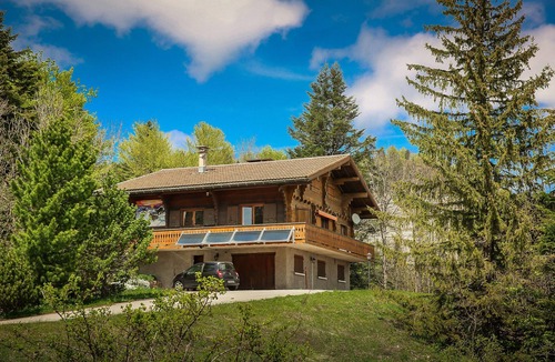 Mijoux Ski Chalet | Facing Mt Blanc and Lake Geneva.