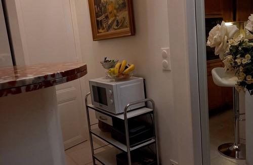 7th Arrondissement Apartment | Facing the Invalides dome