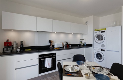 La Gueriniere Apartment | Facing the sea - 50 m from the beach