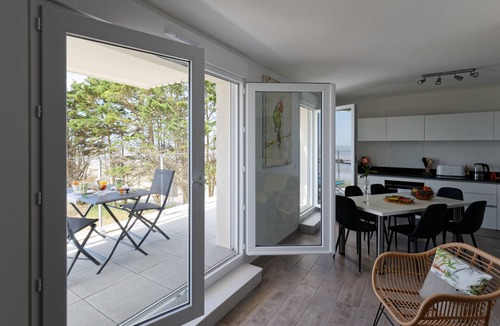 La Gueriniere Apartment | Facing the sea - 50 m from the beach