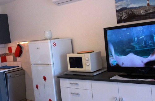 Banyuls-sur-Mer Apartment | Facing the sea, renovated air-conditioned apartment with terrace, parking,