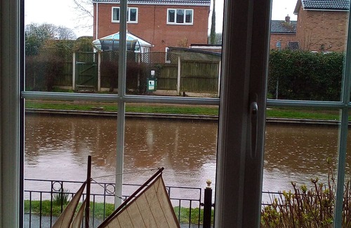 Market Drayton House | Facing the Shropshire Union Canal