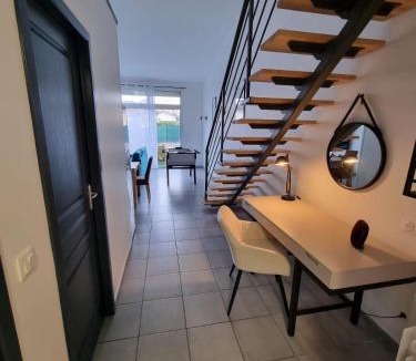 Charvieu-Chavagneux Apartment | Factory's room