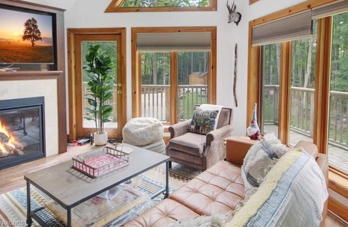 Georgian Bluffs Ski Chalet | Fadak Forest - Hiker’s Paradise