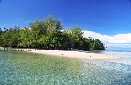 Batudaka Island Hotel | Fadhila Cottages Togean Dive Resort
