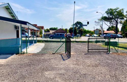 Ayer Molek House | FAHANAZ RESIDENCE