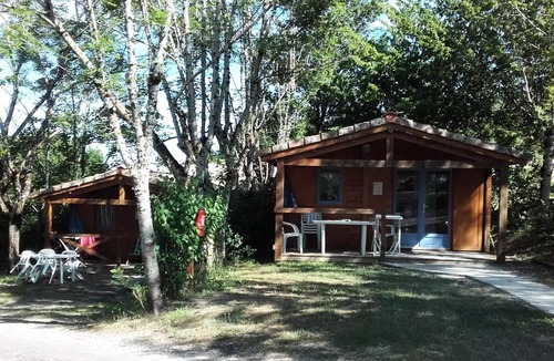Montpezat-de-Quercy Villa | Faillal Campsite* - 3 room cottage 4/6 people
