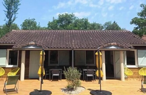 Montpezat-de-Quercy Villa | Faillal Campsite* - Premium Cottage 6 people