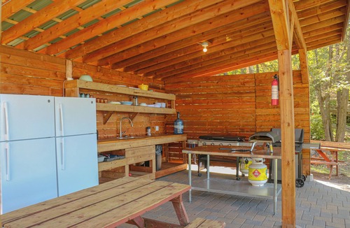 Nairn Centre Cottage | Fairbank Views & Lakeside Dining