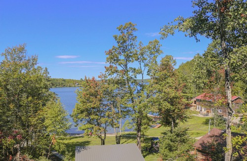 Nairn Centre Cottage | Fairbank Views & Lakeside Dining