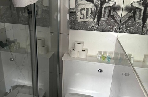 Hillrise Apartment | Fairbridge 4.