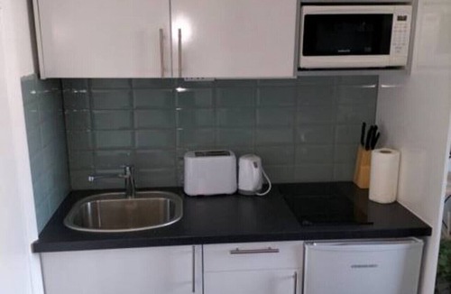 Hillrise Apartment | Fairbridge 6.