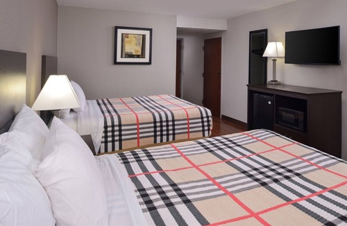 Monroe City Hotel | FairBridge Inn Express, Monroe City