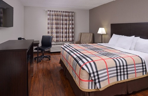 Monroe City Hotel | FairBridge Inn Express, Monroe City