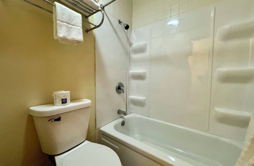 Hiawatha Hotel | FairBridge Inn Express Hiawatha
