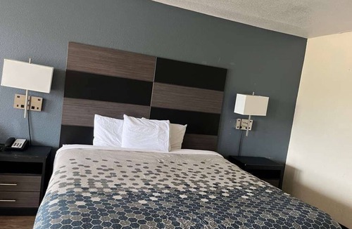 Downtown San Antonio Hotel | FairBridge Inn near Riverwalk - Alamo
