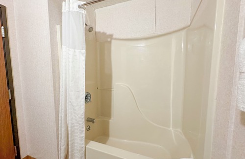 Batavia Hotel | FairBridge Inn & Suites Batavia - Darien Amusement Park