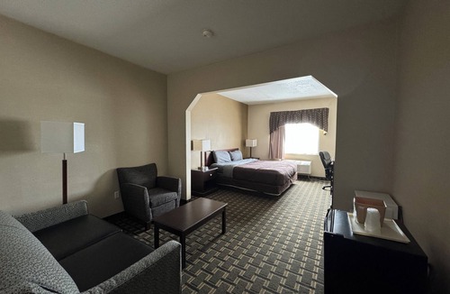 Batavia Hotel | FairBridge Inn & Suites Batavia - Darien Amusement Park