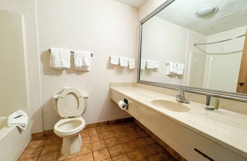 Batavia Hotel | FairBridge Inn & Suites Batavia - Darien Amusement Park