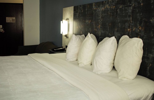 Cleburne Hotel | FairBridge Inn & Suites Cleburne